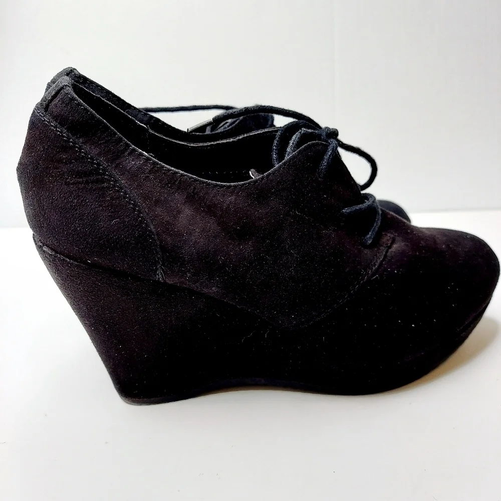 Xappeal Black Suede Wedge Lace Shoe Bootie Size 8